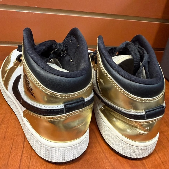 Jordan DC1420-700 Sneakers - Picture 4 of 15